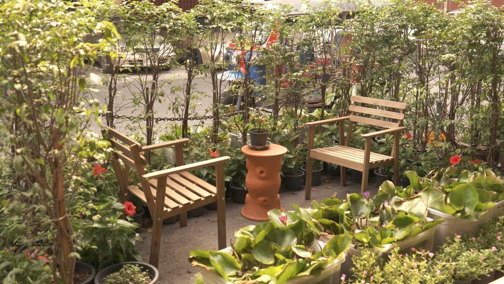 Tiger Lily Hostel Bangkok Exterior photo